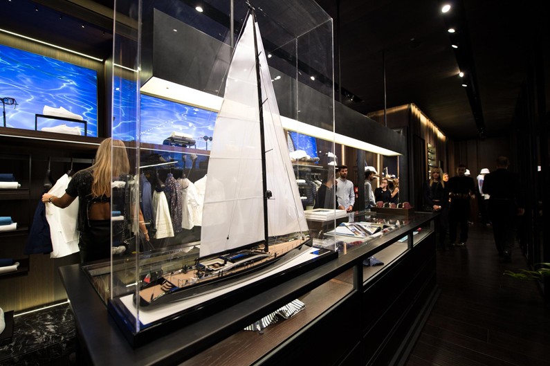 MONTENAPOLEONE YACHT CLUB